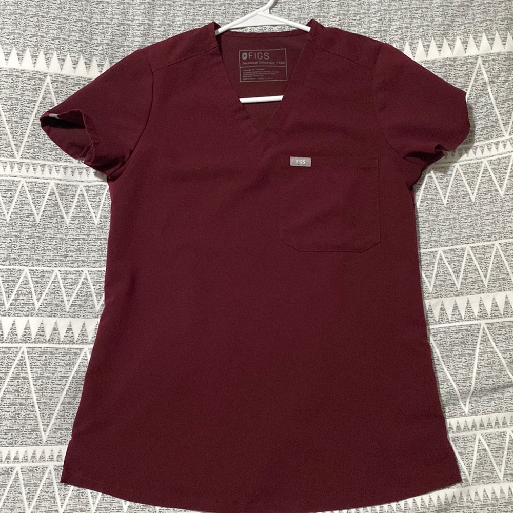 Figs scrub top
